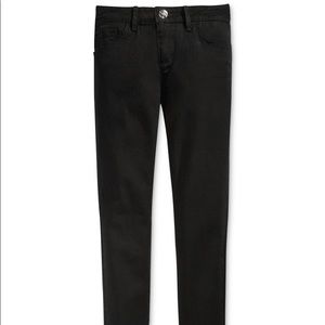 Perfect for your kids! Classic black skinny jeans